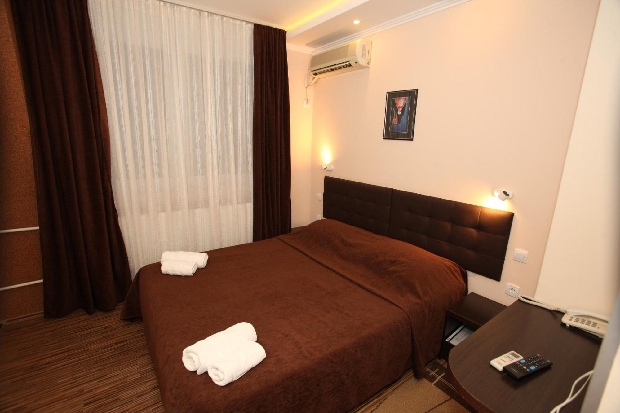 Hotel Petrus Paracin Exterior photo