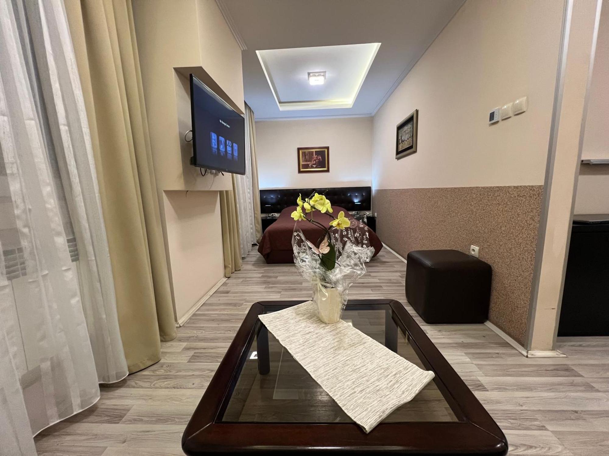 Hotel Petrus Paracin Exterior photo