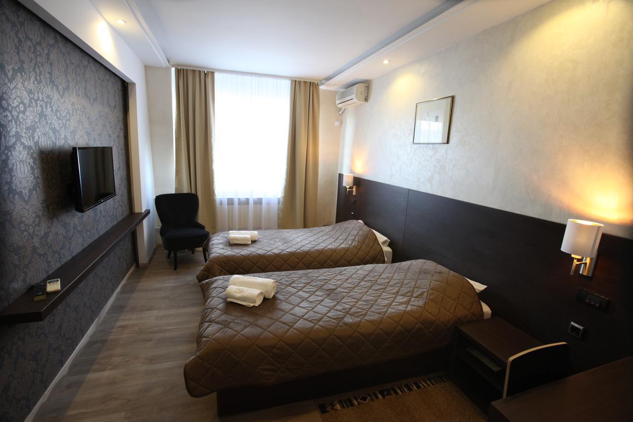 Hotel Petrus Paracin Exterior photo