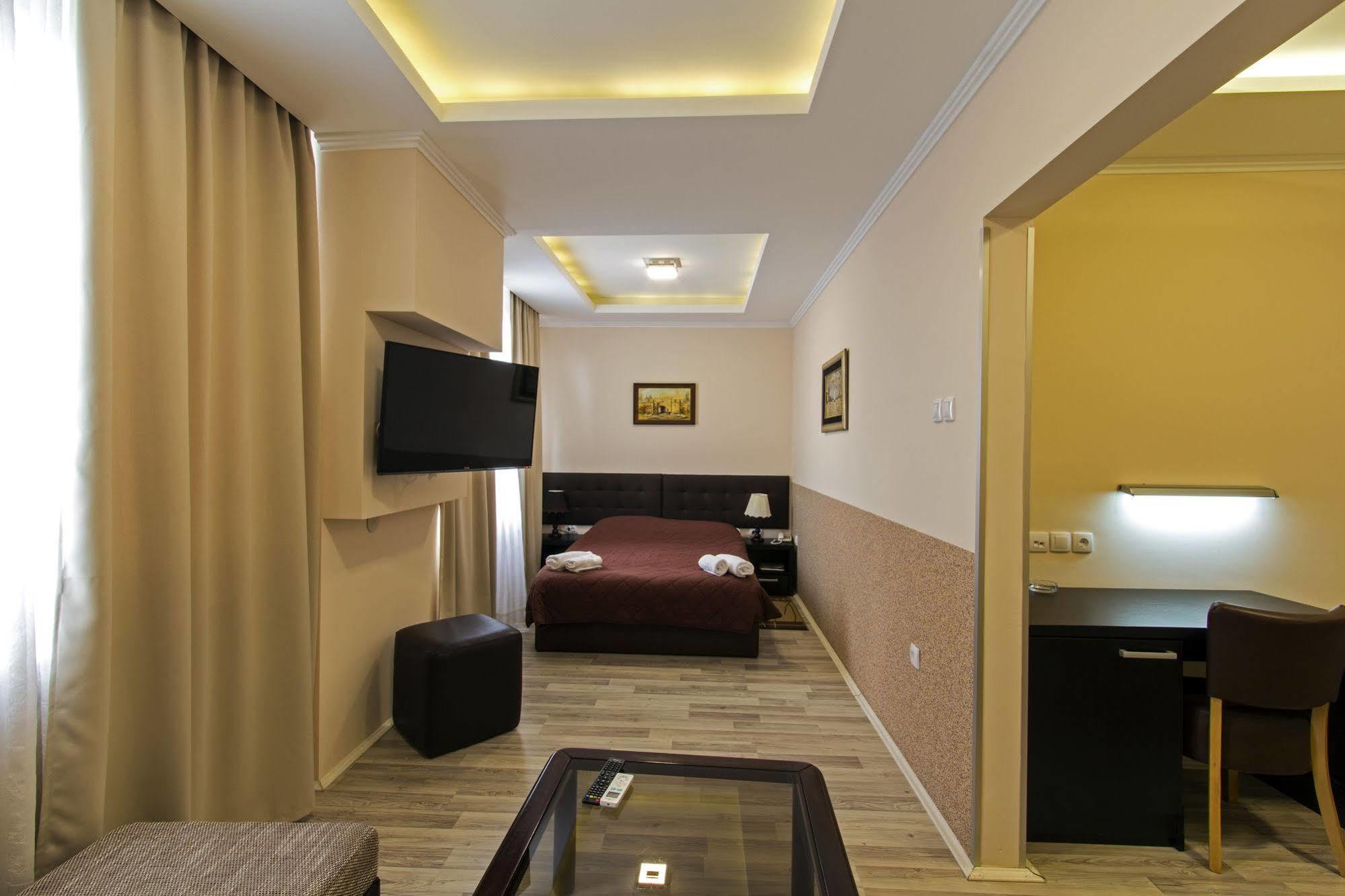 Hotel Petrus Paracin Exterior photo